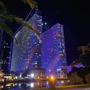 Downtown Centre In Orbi In فندق
